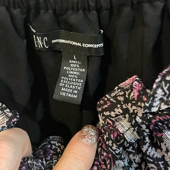 Inc size large off the shoulder blouse. Sheer sleeve and lined bodice. - Picture 4 of 4